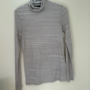 Banana Republic Gray Long Sleeve Tee